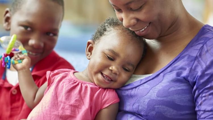 Grupo Ramos y Unicef lanzan campaña en temporada de madres para promover la salud materno-infantil